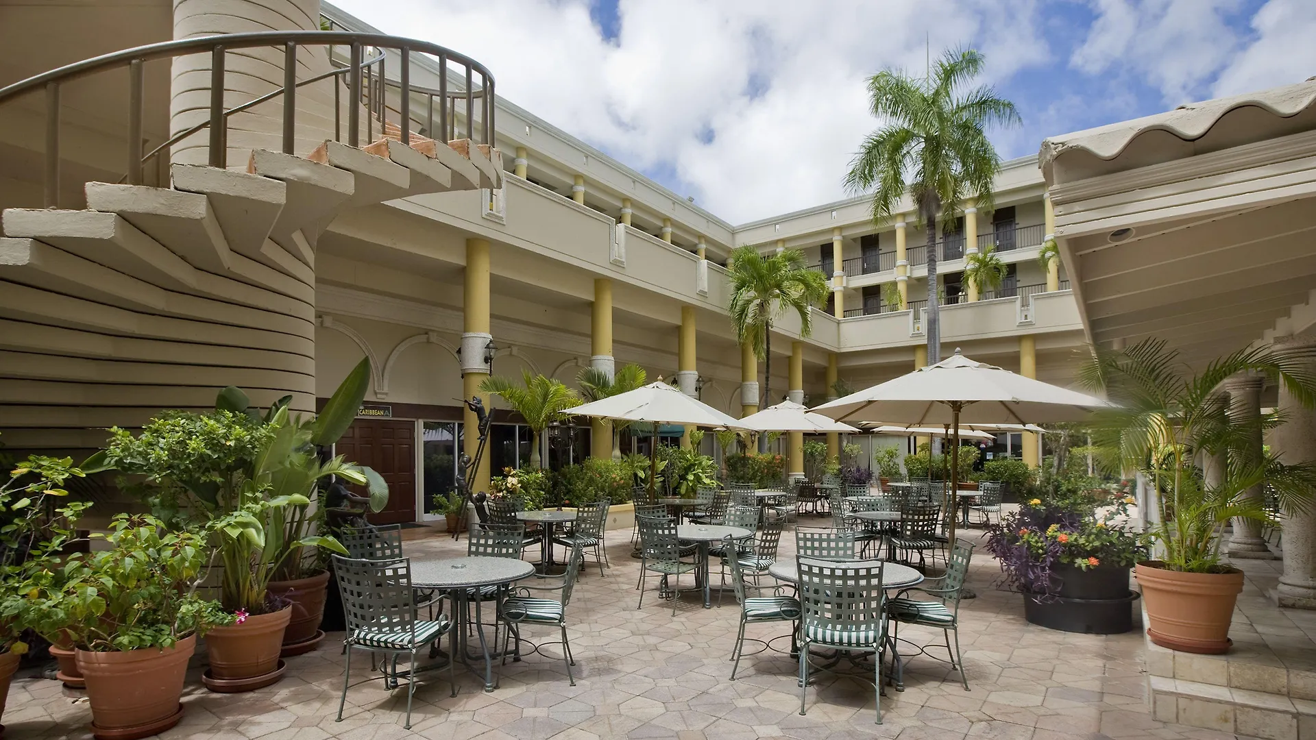 Windward Passage Hotel Charlotte Amalie 3*,